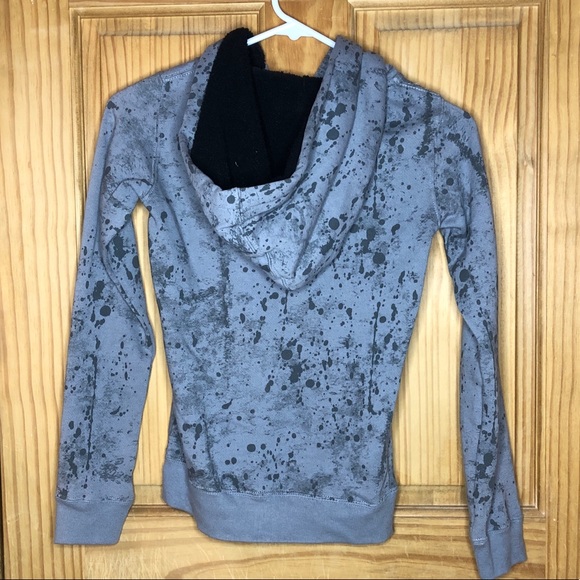 Tilly’s Infamous Grey Skull/Rose Zip Up Hoodie (S) - Picture 2 of 2